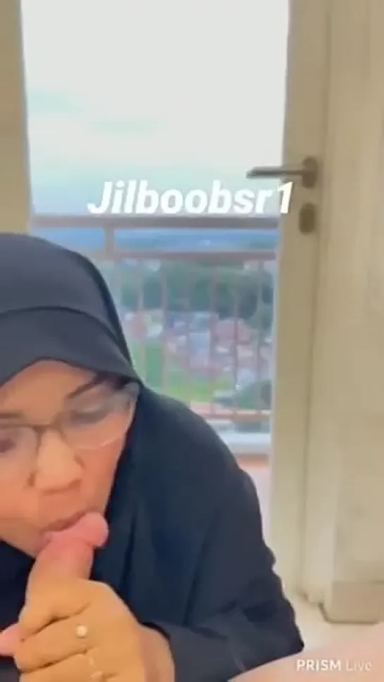 Jilbab_indo_blowjob_2.mp4