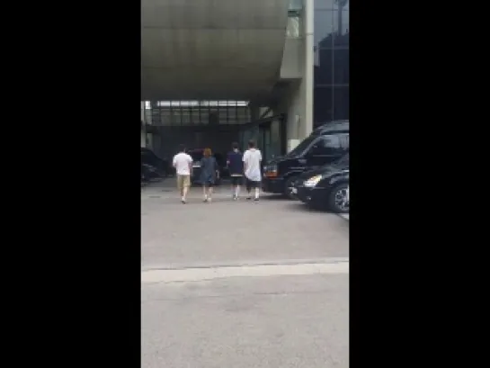 [20140621] Hanbin spotted YG buidding