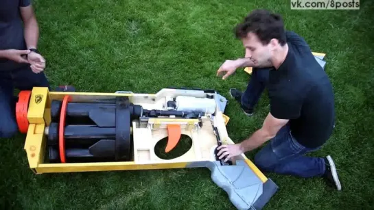 Самая большая в мире пушка-бластер-миниган НЁРФ / Worlds LARGEST NERF GUN!