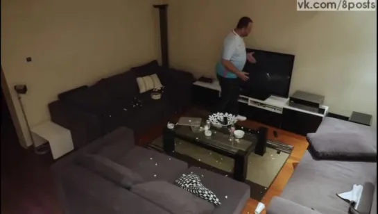 Неудачная месть жены мужу-турку за просмотр футбола Евро / Angry Football Fan Smashes His TV and Laptop