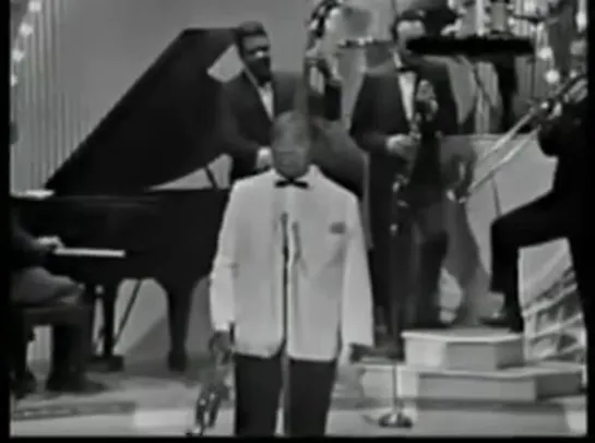 Louis Armstrong sings Mack the Kniffe