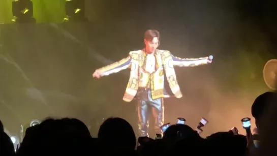 [Fancam][01.08.2018] The 2nd World Tour "THE CONNECT" in San Francisco  (SH, JH 'Versace On The Floor')'