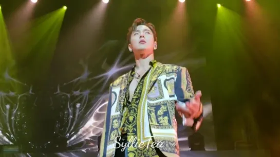 [Fancam][20.07.2018] The 2nd World Tour "The Connect" In Chicago (Versace on the Floor - Shownu  Jooheon Stage)