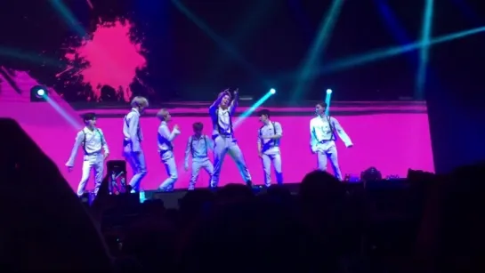 [Fancam][10.07.2018] The 2nd World Tour "The Connect" In Hong Kong (All in)