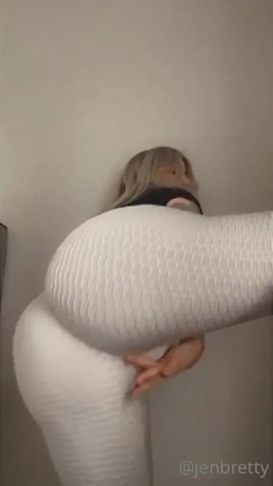 Jen Bretty - Booty Show of Hot & Juicy PAWG with Huge White Ass, that twerks on Camera [OnlyFans]