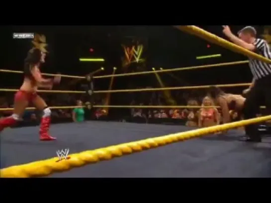 Divas All World | Charlotta vs Santana + Summer Rae promo.