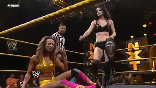 Divas All World | Sasha Banks vs Paige; NXT 11.09.2013