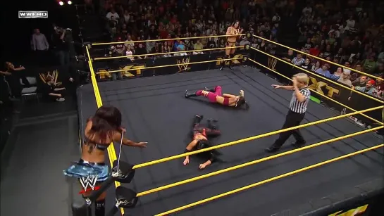 Divas All World | Bayley and Charlotta vs Alicia and Aksana. NXT 04.09.2013