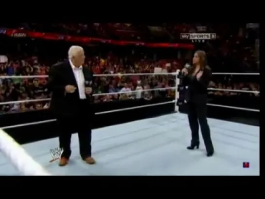 Divas All World | Stephanie McMahon at Raw 16.09.2013