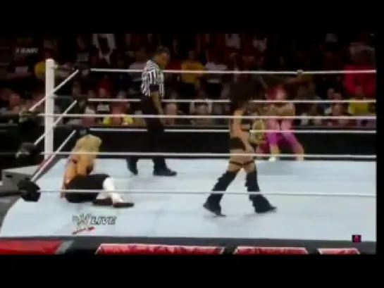 Divas All World | Brie Bella vs Natalya vs Naomi, Raw 02.09.2013