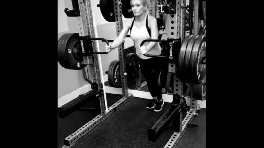 Scarlett Bordeaux Work out