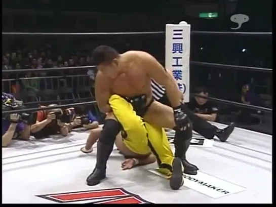 Toshiaki Kawada vs. Naoya Ogawa - 18.03.2005 (HUSTLE-8)