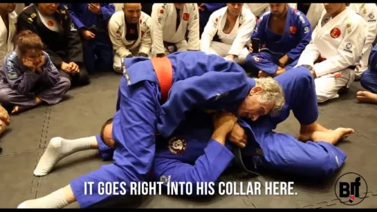 9th degree red belt grand master Reyson Gracie shows a sneaky double attack from the kimura position