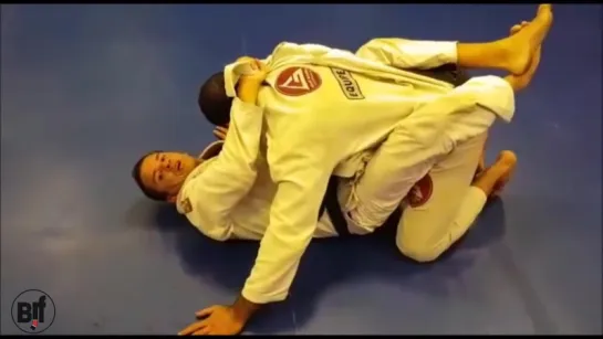 Контроль лапелом в закрытом гарде bjj