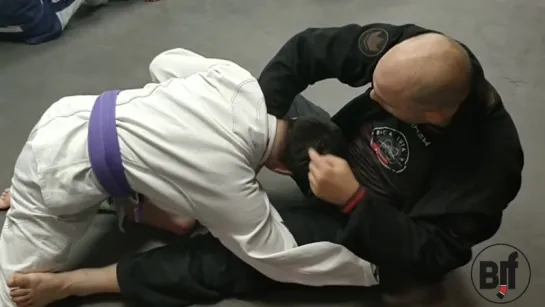 loop choke from sitting guard