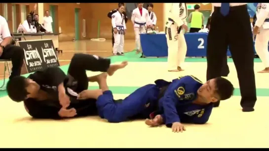 Tomoyuki Hashimoto  Footlock From De la Riva Guard