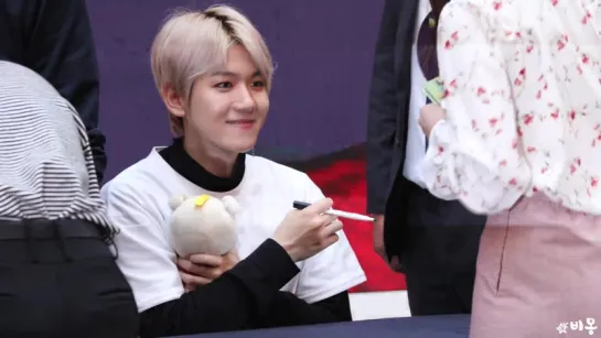 180422 BAEKHYUN на Fansign Goyang для 2nd Mini Album Blooming Days