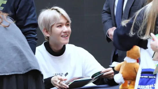 180422 BAEKHYUN на Fansign Goyang для 2nd Mini Album Blooming Days