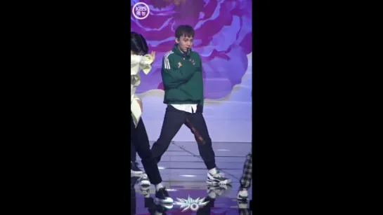 180413 {Fancam} CHEN - Blooming Day @Music Bank{OFFICAL}