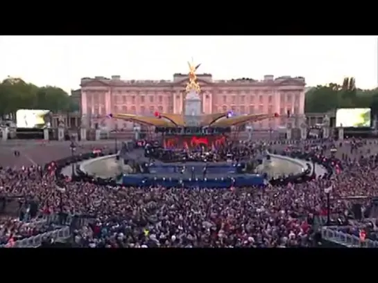 Tom Jones & Paul McCartney at The Queen's Diamond Jubilee Concert, 4 June 2012