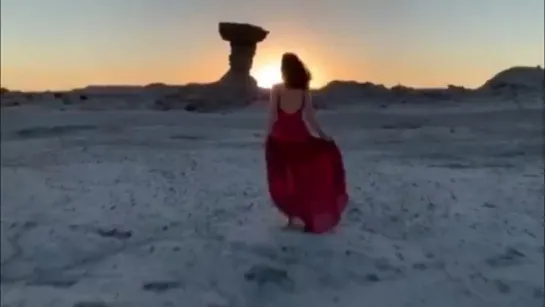 Natalia Oreiro with sunset in Valle de la Luna - 24.2.2019