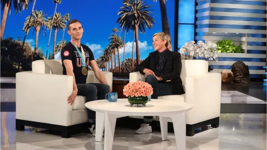 Olympian Adam Rippon Has Been Sleeping on Shawn Mendes [RUS SUB]