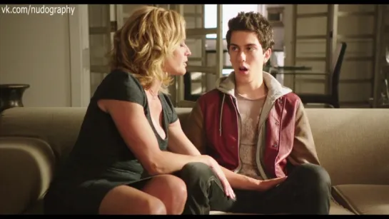 Элизабет Шу (Elisabeth Shue) в фильме "Плохое поведение" (Behaving Badly, 2014, Тим Гаррик)