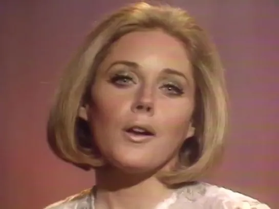 Lesley Gore "Cry Me A River & Hey Jude" Mashup Cover on The Ed Sullivan Show (1970)