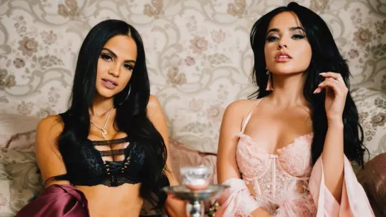 Becky G, Natti Natasha - Sin Pijama (Official Video) ( Сексуальная, Приват Ню, Тфп, Пошлая Модель, Фотограф Nude, Клип, Sexy )