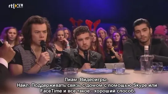 Harry Styles voelt zich overal thuis met kaarsjes - RTL LATE NIGHT [RUS SUB]