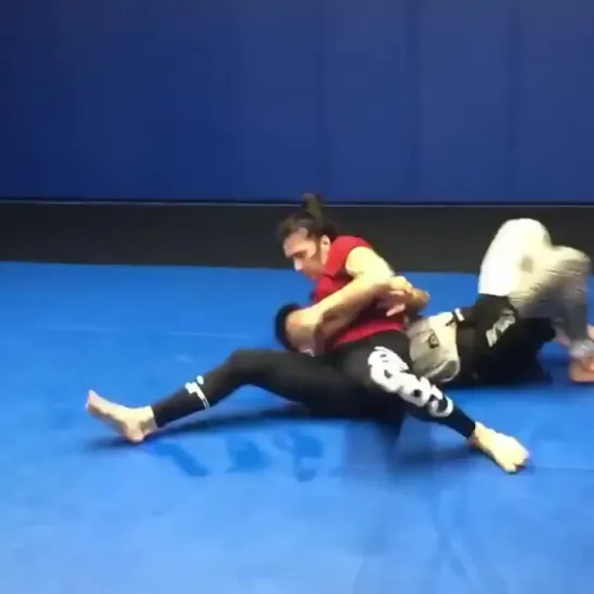 Cat Zingano / training