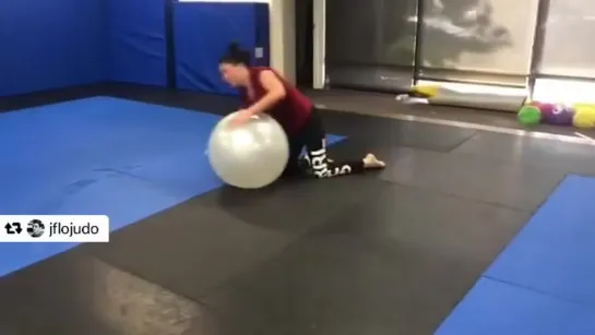 Cat Zingano / training