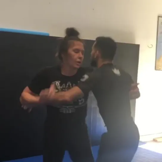 Cat Zingano / training