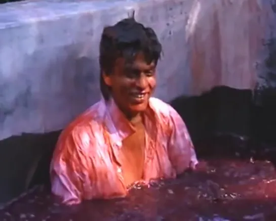 Shahrukh And Gauri's UNSEEN Holi Party | Flashback Video