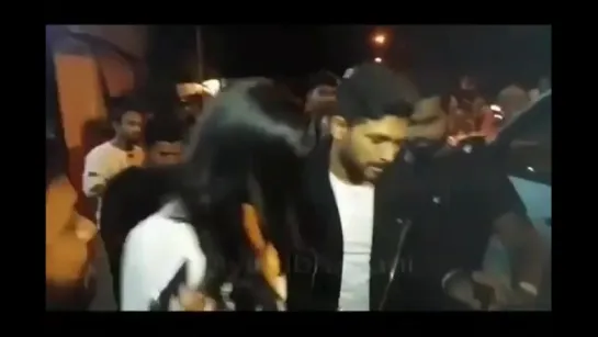 alluarjun with snehareddy snapped at bastian bandra