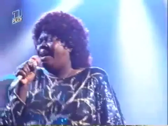 Koko_Taylor_Her_Blues_Machine_Live_1988