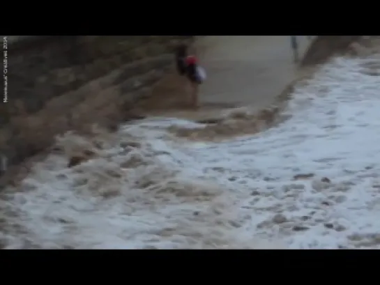 Не шути с морем и природой / Don't Fool with Mother Nature / Accidente playa del Sardinero (durante el temporal)