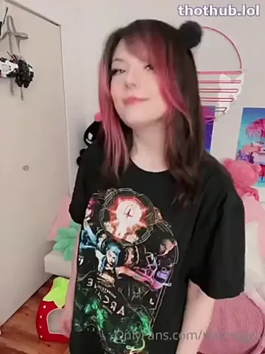 Meggii try on