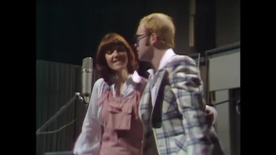 Elton John - Dont Go Breaking My Heart (with Kiki Dee)