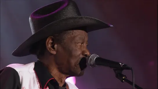 Clarence Gatemouth Brown - Live At Montreux (2004) in HD Garison05)