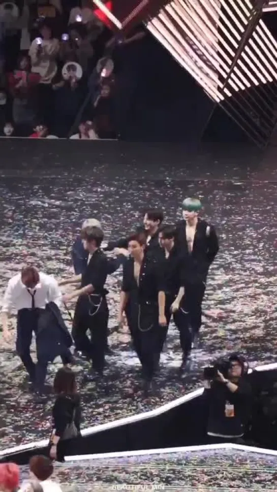 [VK][181212] MONSTA X fancam - Ending @ MAMA 2018 in JAPAN