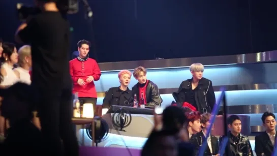 [VK][02.12.16 ] MONSTA X reaction to BewhY @ MAMA 2016