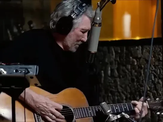 Roger Waters — Wish You Were Here (Acoustic 2022) (720p)