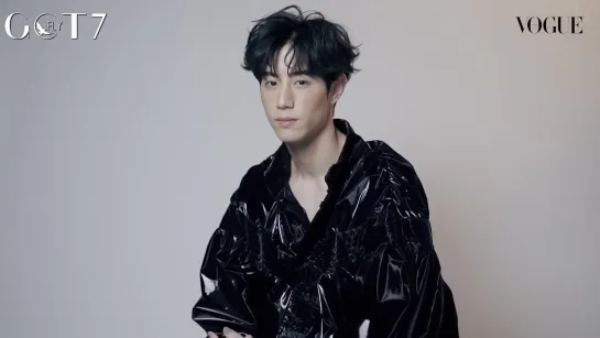 Vogue Challenge With Mark Tuan [рус.саб]