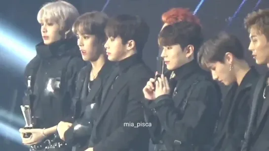 [VK][181128] MONSTA X fancam - win Best Icon (Wonho focus) @ Asia Artist Awards 2018