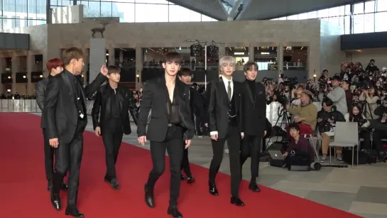 [VK][181128] MONSTA X - Red Carpet @ Asia Artist Awards 2018