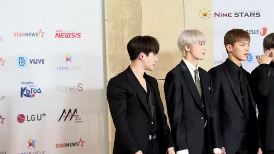 [VK][181128] MONSTA X - Red Carpet @ Asia Artist Awards 2018