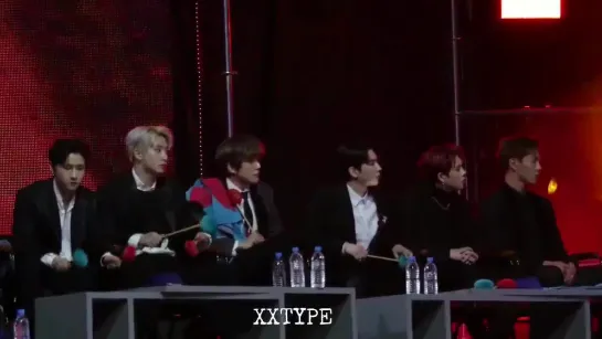 [VK][190106] MONSTA X reaction to IZ*ONE performance fancam @ Golden Disc Awards 2019