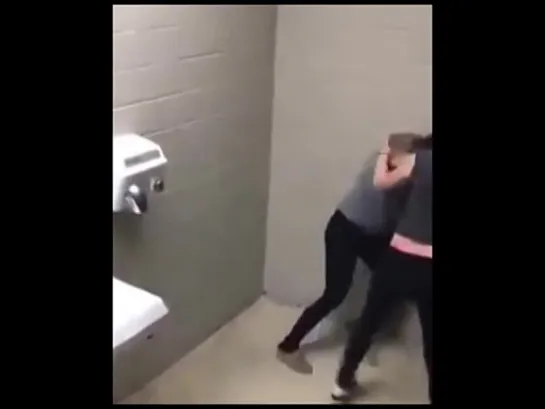 Massive Girl Fight In High School