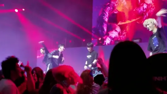 [VK][180720] MONSTA X - Trespass (Remix ver.) @ The 2nd World Tour: The Connect in Chicago